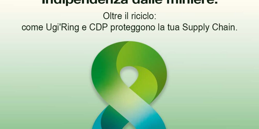 Illustrazione concettuale sul Green Steel: simbolo a forma di infinito in tonalità verdi e blu che rappresenta l’indipendenza dalle miniere, il progetto Ugi’Ring e la protezione della supply chain, con headline “Focus Green Steel” e branding Bonomi Acciai e Swiss Steel Group.