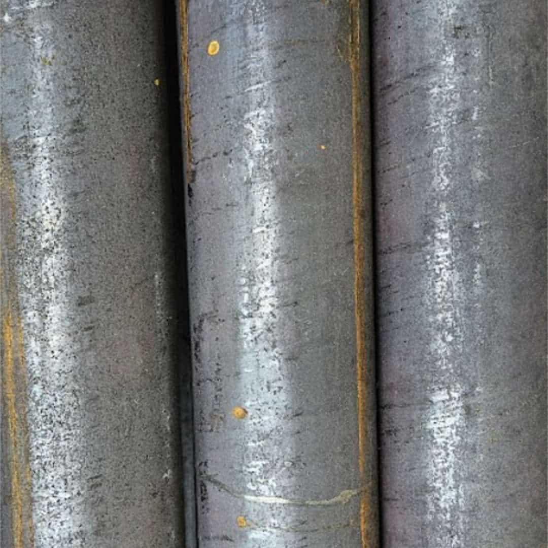 Acciaio grezzo nero con superficie di laminazione industriale